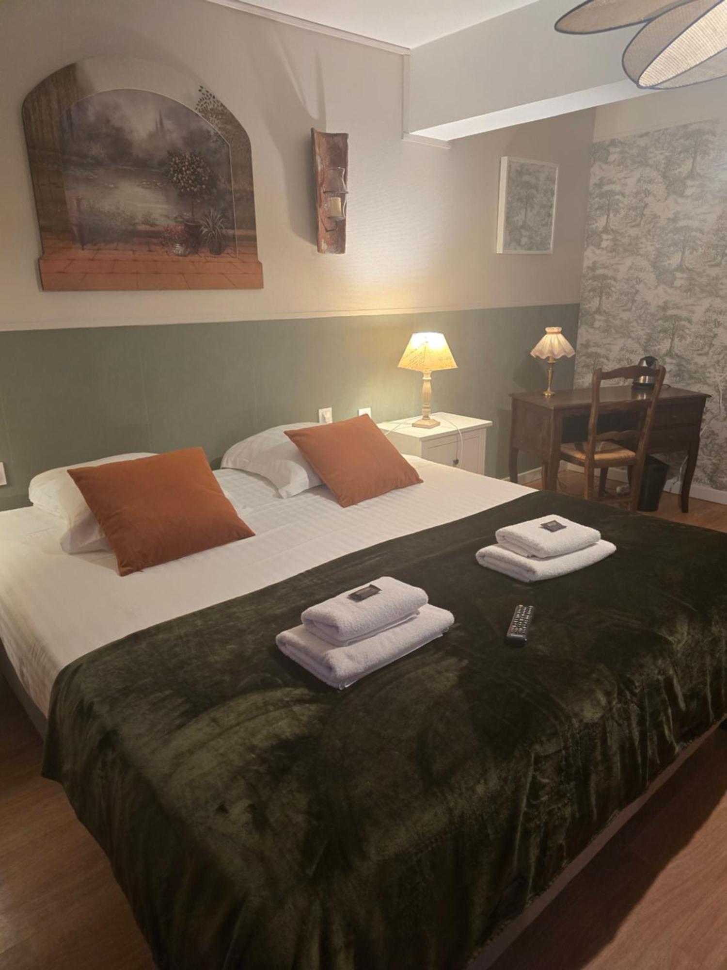 ארומנש-לה-באינס Hotel L'Ideal Le Mountbatten מראה חיצוני תמונה